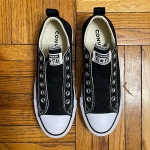Converse platform slip on sneakers in black size 7